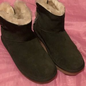Authentic kookaburra by uggs boots 🥾